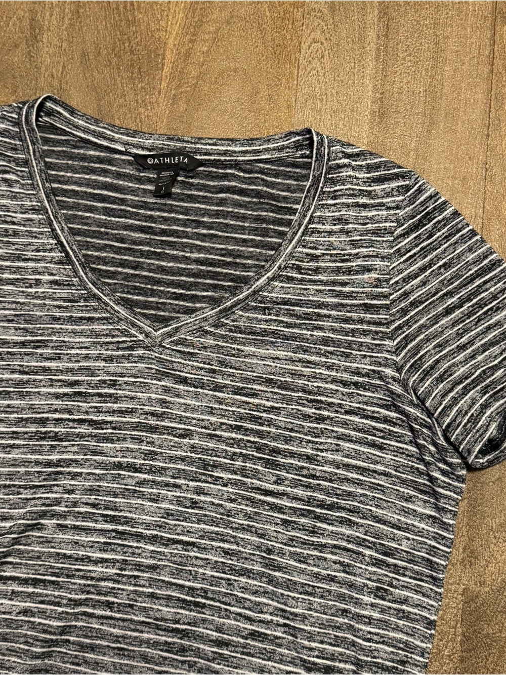 Women’s Athleta Short Sleeve V-Neck Stripes Tee Black/White Size Large